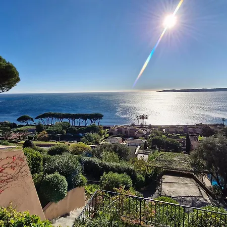 2 Pieces Climatise Avec Piscine Et Parking, Ste Maxime, Golfe St Tropez - Fr-1-780-90 Apartment Sainte-Maxime
